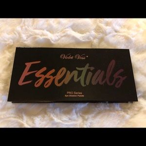 Violet Voss Essentials Eyeshadow palette